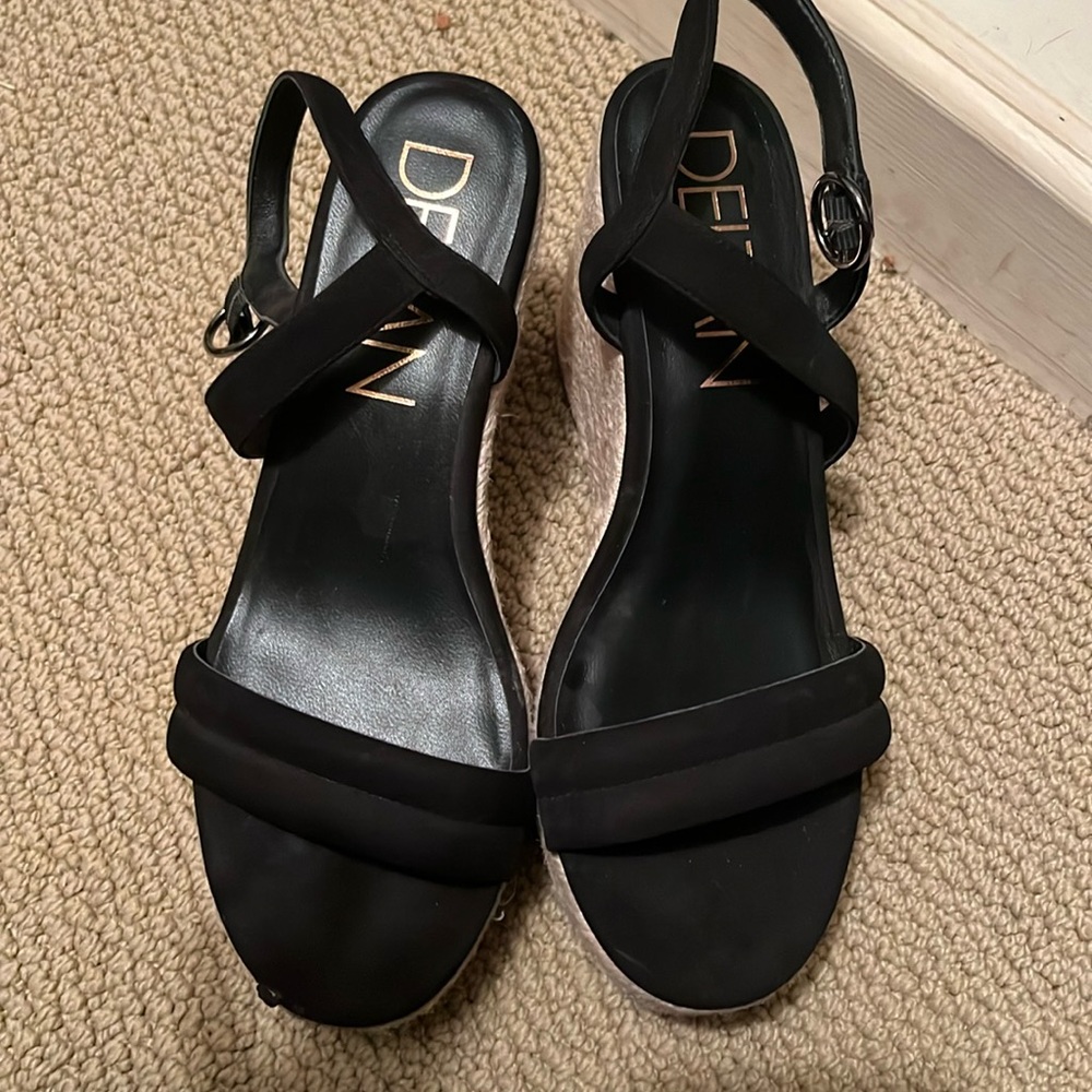 Deltan wedges
